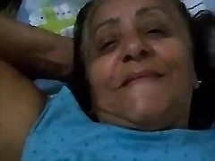 Опытная мамочка Райп Бриар занимается диким бразильским сексом на MatureTube.com.br.