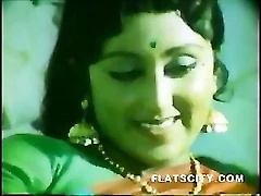 Desi girl's hot Hindi movie with sexy moves..