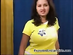 곡선이 매력적인 인도 미인 산자나는 강렬한 구속과 BDSM 장면에 출연합니다.